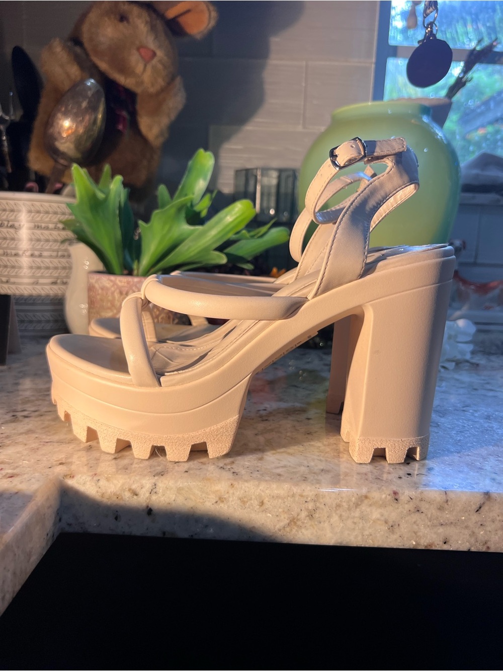 Yoki Women's Chunky Platform Sandals in Nude Worn One Time 8 1/2